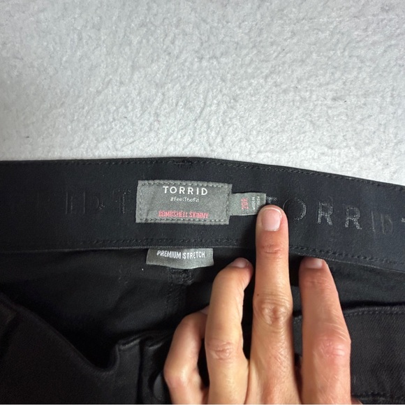Torrid size 20R Black Jeans Bombshell Skinny Premium Stretch (687) - Picture 14 of 15
